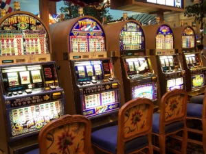 Le slot machines sono ospitate in una sala slot