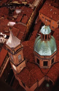 La città di Bologna, la dotta la grassa la rossa