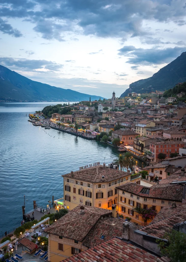 Lago di Garda Gardone dove sorge un casinò